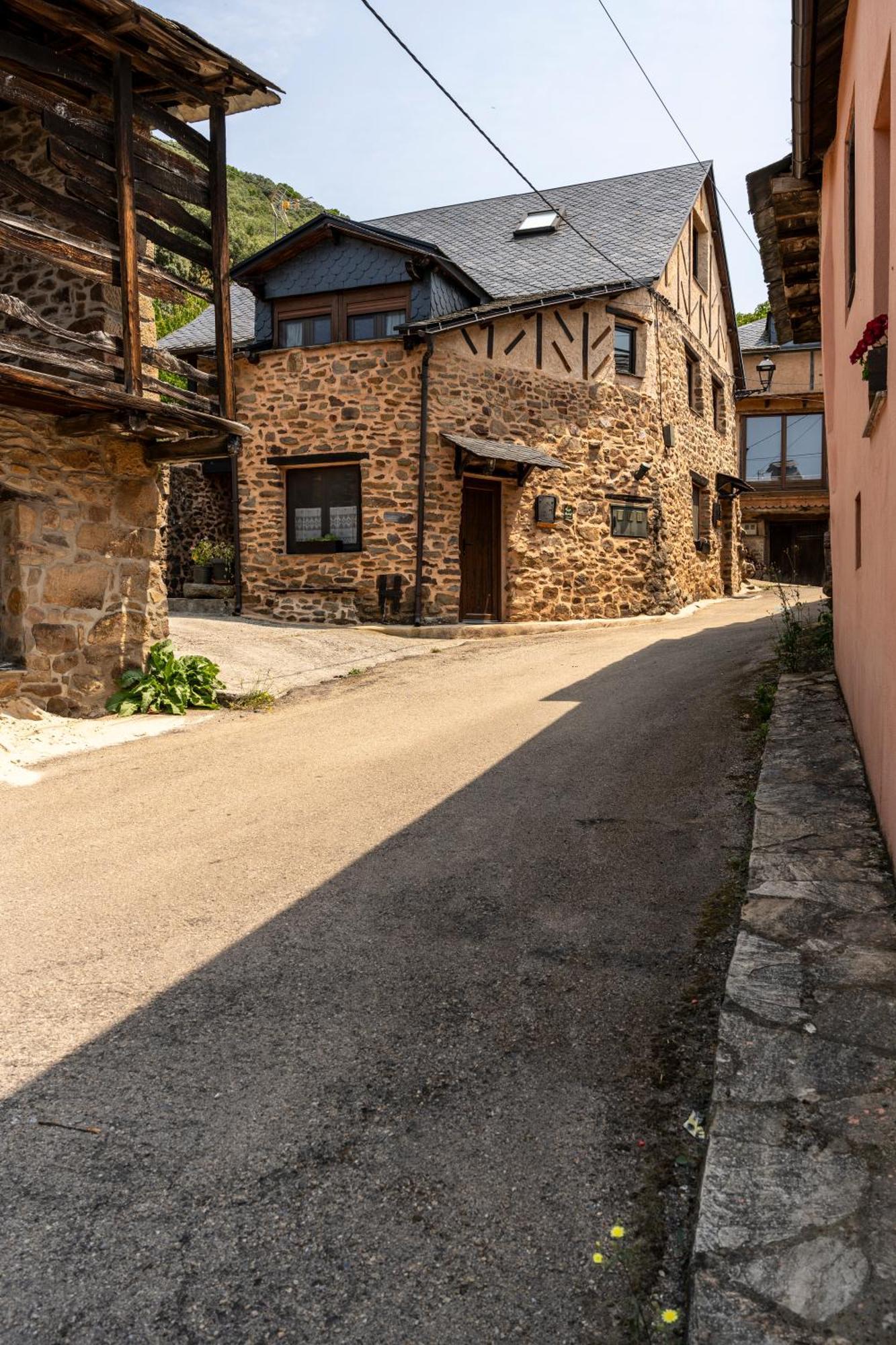 Casa De Turismo Rural Sardom3 Bembibre  Εξωτερικό φωτογραφία